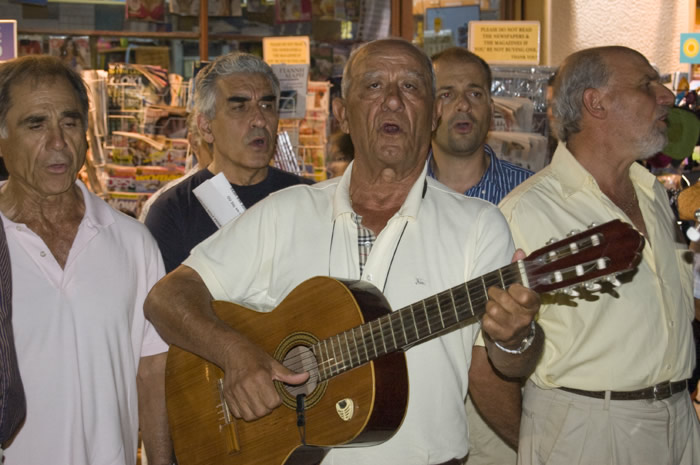 26 Kefalonia 2009 - Argostoli - traditionelle kefalonische Musik in der Lithostroto - 10_DSC_6095