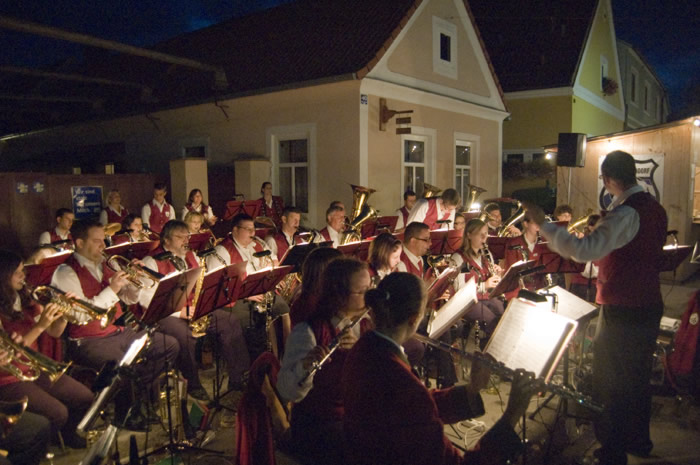 10 Laurenzikirtag 2008 - Weiter gehts - Tanzflaeche Tische - 28_DSC_6294