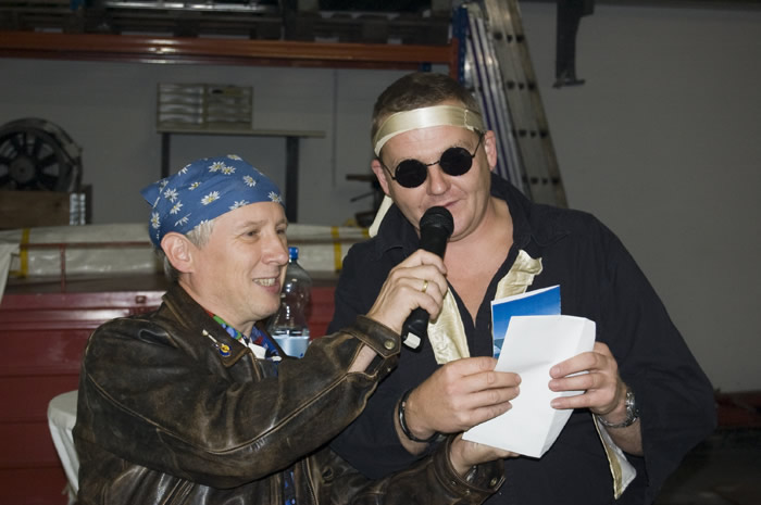 15_Ruperts 69er Party - Kreuzfahrt Besprechung mit Helmut_700