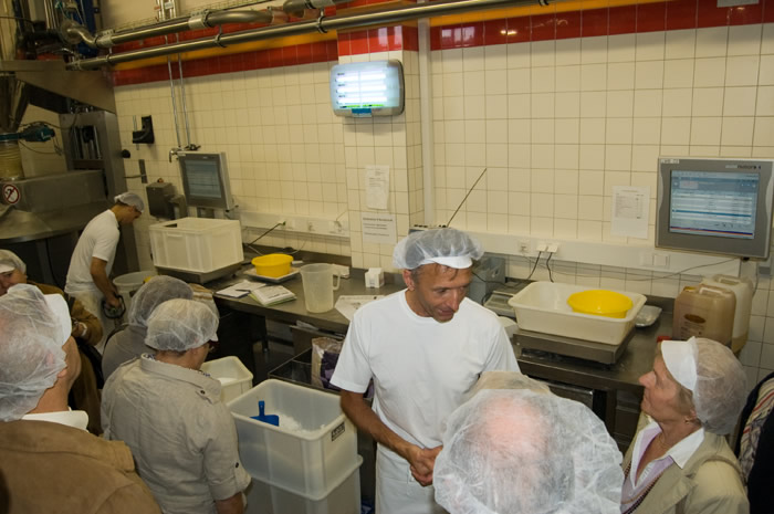 06_Exekutivpensionisten Wiener Neustadt - Jahrestreffen 2009 - Fuehrung durch die Resch und Frisch Produktion -DSC_7067