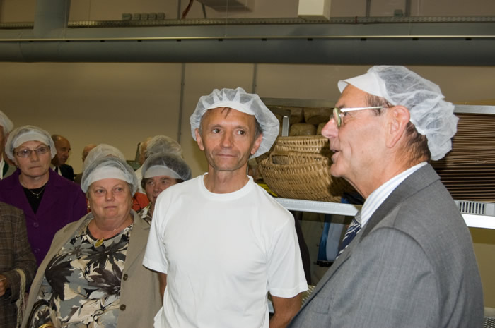 08_Exekutivpensionisten Wiener Neustadt - Jahrestreffen 2009 - Fuehrung durch die Resch und Frisch Produktion -DSC_7104