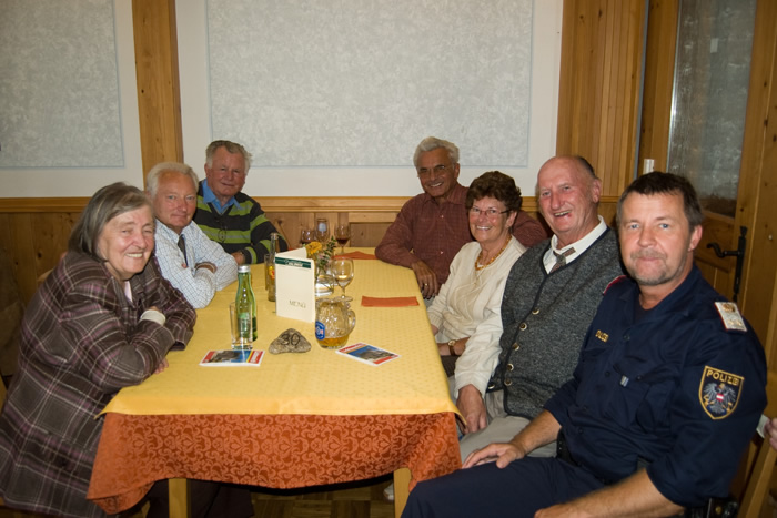 03_Exekutivpensionisten Wiener Neustadt - Jahrestreffen 2009 - Mittagessen mit Kollegen und Freunden -   DSC_7148_7149