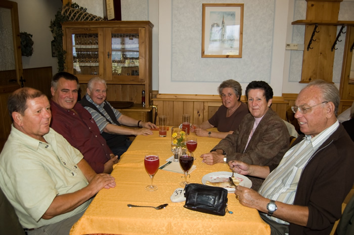 03_Exekutivpensionisten Wiener Neustadt - Jahrestreffen 2009 - Mittagessen mit Kollegen und Freunden -   DSC_7164_7165_7166